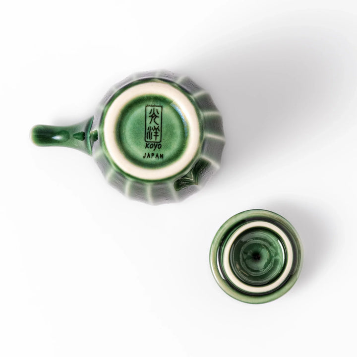 Elegant Mino ware soy sauce dispenser with a forest-inspired green glaze and drip-resistant spout. A perfect blend of tradition, function, and beauty.