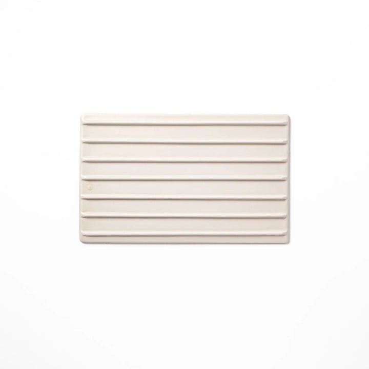 Textured white ceramic dinner plate with a subtle woodgrain pattern, ideal for elegant Japanese table settings and modern minimalist dining.
