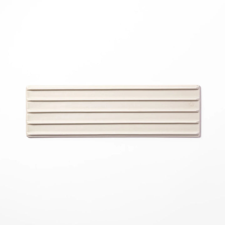 Textured rectangular white ceramic serving plate with a woodgrain-like pattern, perfect for minimalist Japanese table settings or modern kitchens.