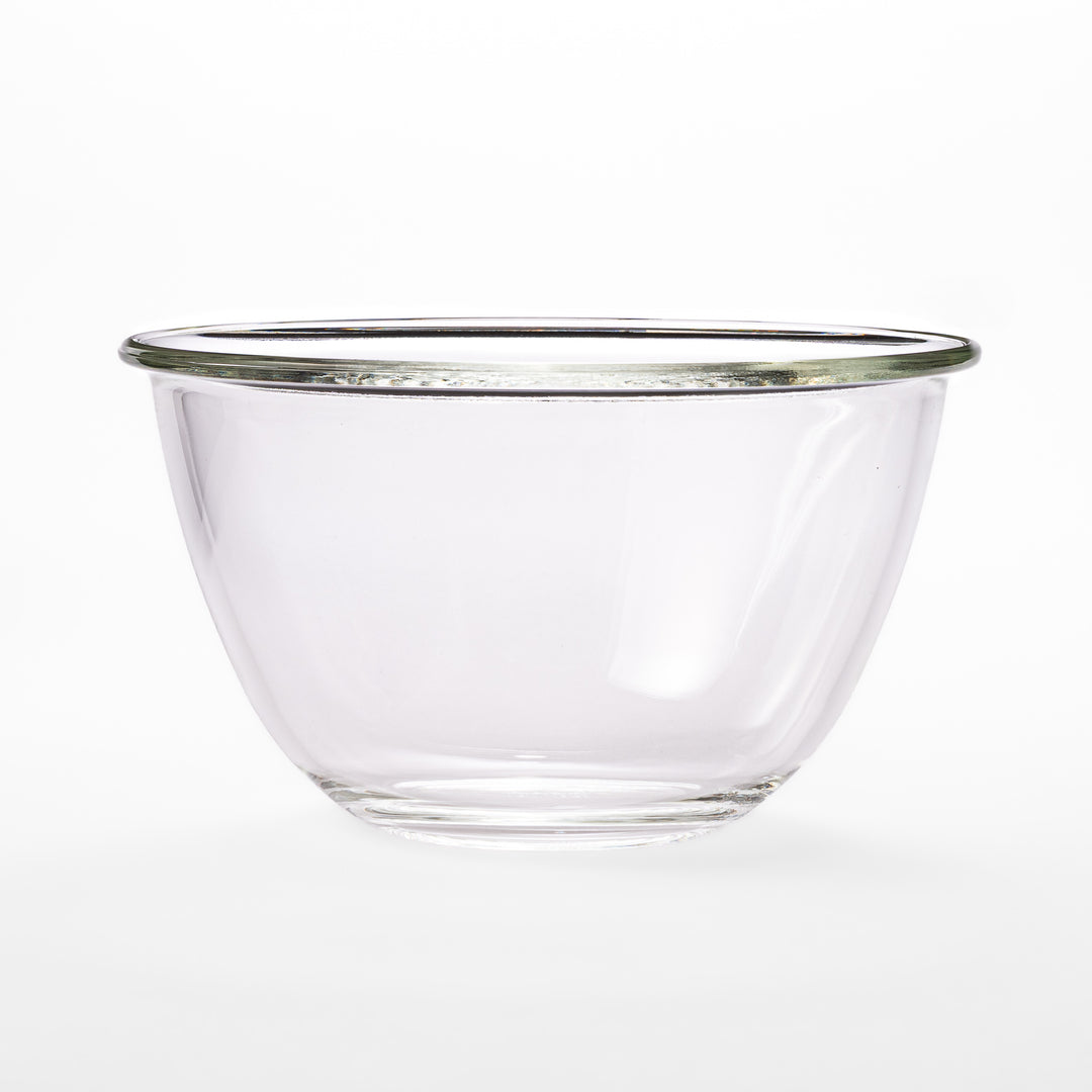 Large 2.2L HARIO heat resistant glass mixing bowl, a deep and durable clear kitchenware bowl for cooking and baking prep