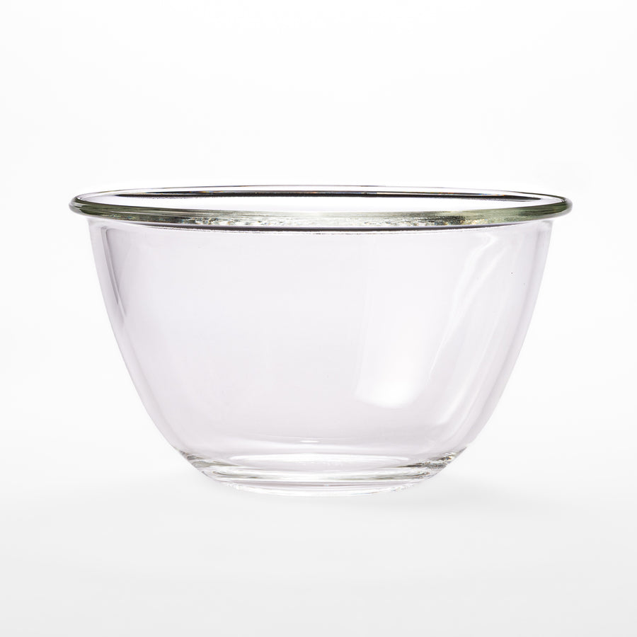 Large 2.2L HARIO heat resistant glass mixing bowl, a deep and durable clear kitchenware bowl for cooking and baking prep