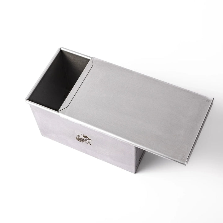 Japanese aluminized steel shokupan loaf pan with fitted lid for baking square milk bread loaves