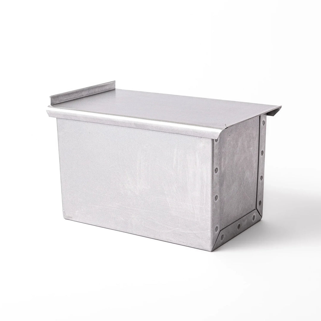 Japanese aluminized steel shokupan loaf pan with fitted lid for baking square milk bread loaves