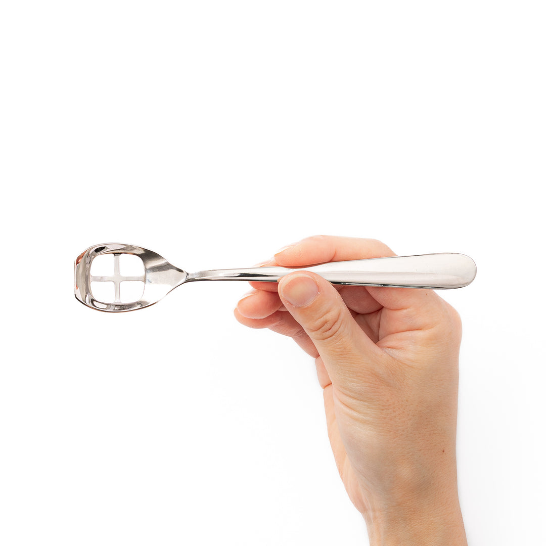 Handy Japanese mealtime masher spoon stainless steel mini food masher perfect for homemade baby food avocado and boiled eggs