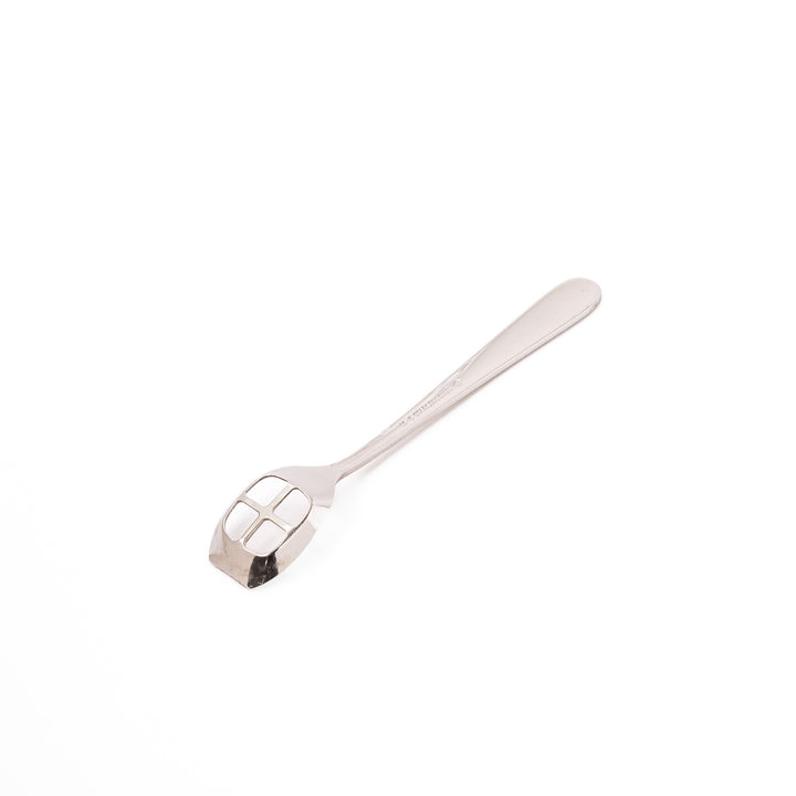 Handy Japanese mealtime masher spoon stainless steel mini food masher perfect for homemade baby food avocado and boiled eggs