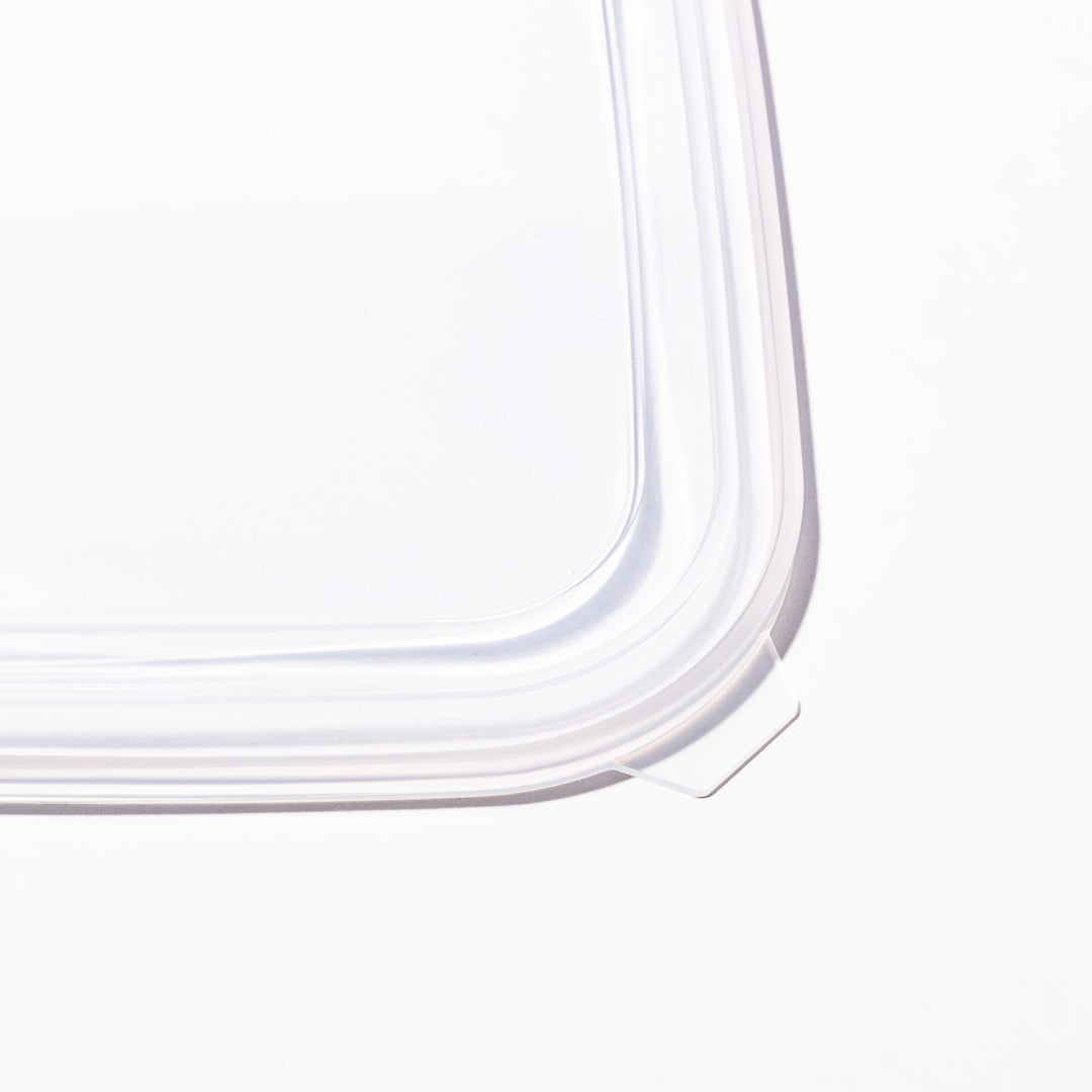Transparent replacement lids for stainless steel prep trays with snug-fitting seal and durable construction for efficient food storage.