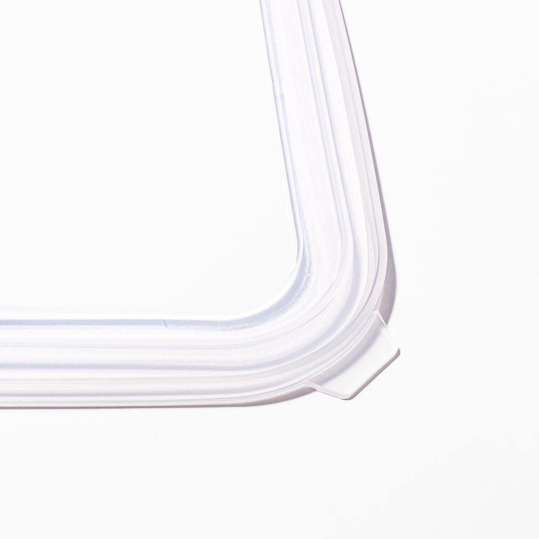Transparent replacement lids for stainless steel prep trays with snug-fitting seal and durable construction for efficient food storage.
