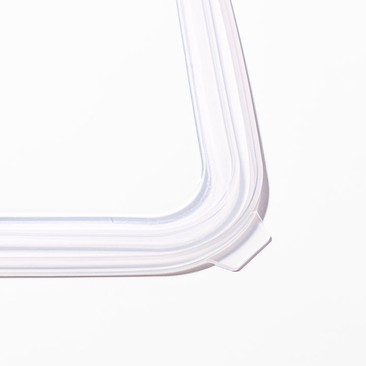 Transparent replacement lids for stainless steel prep trays with snug-fitting seal and durable construction for efficient food storage.