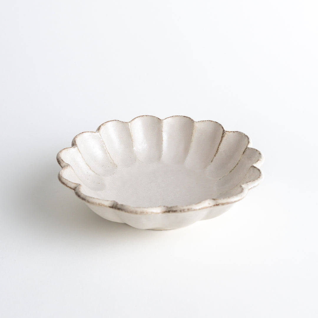 White rinka petal pasta bowl elegant floral edge ceramic dinnerware for stylish table setting and gourmet dining