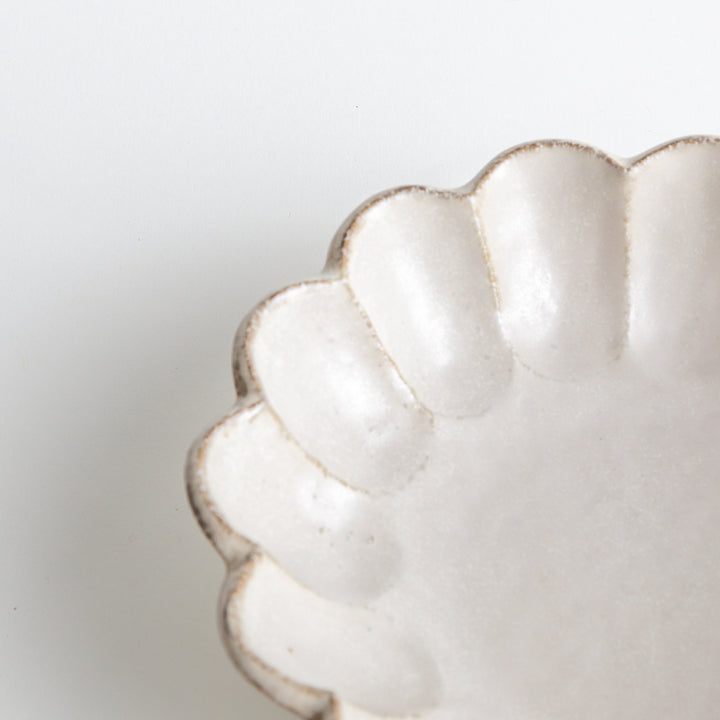 White rinka petal pasta bowl elegant floral edge ceramic dinnerware for stylish table setting and gourmet dining