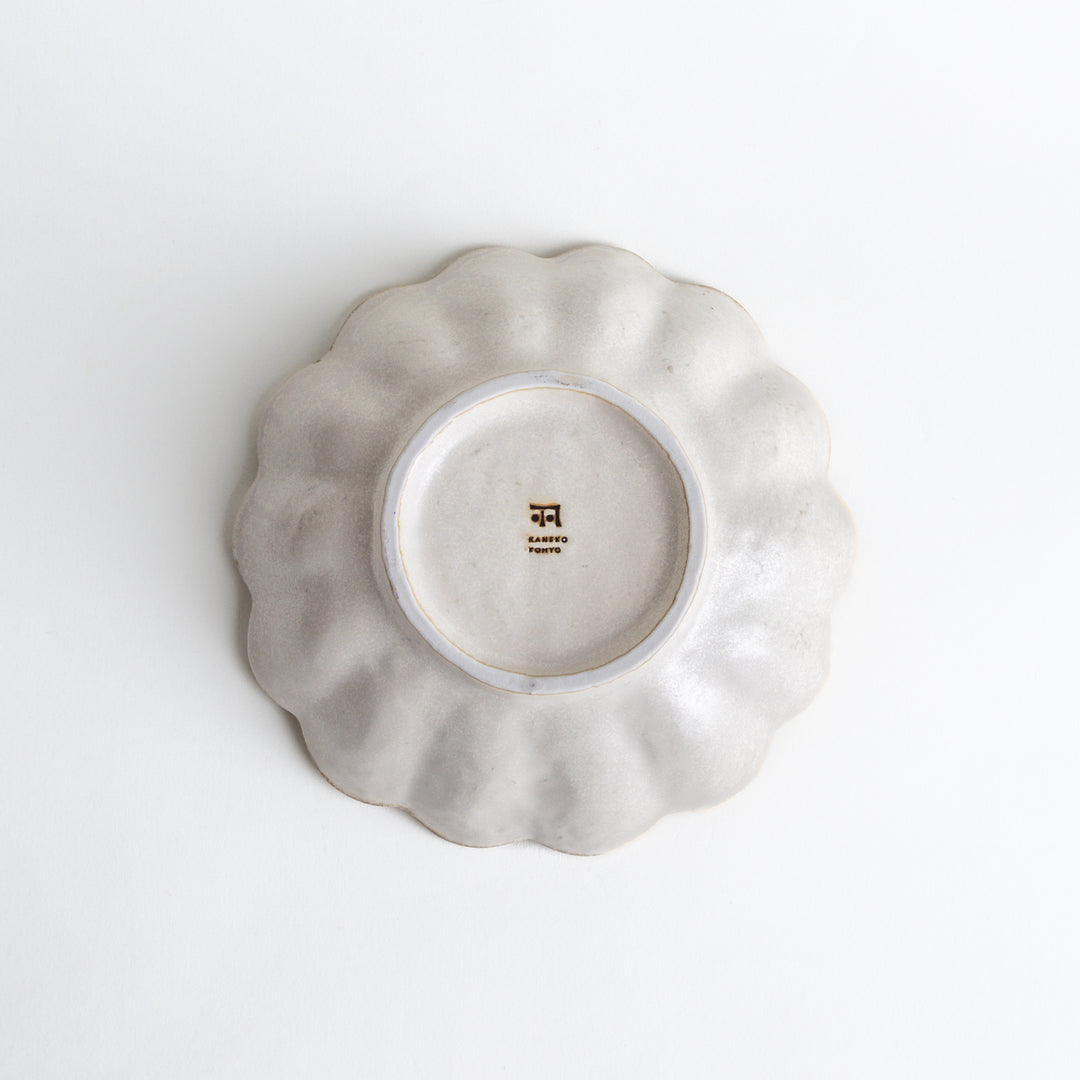 White rinka petal pasta bowl elegant floral edge ceramic dinnerware for stylish table setting and gourmet dining