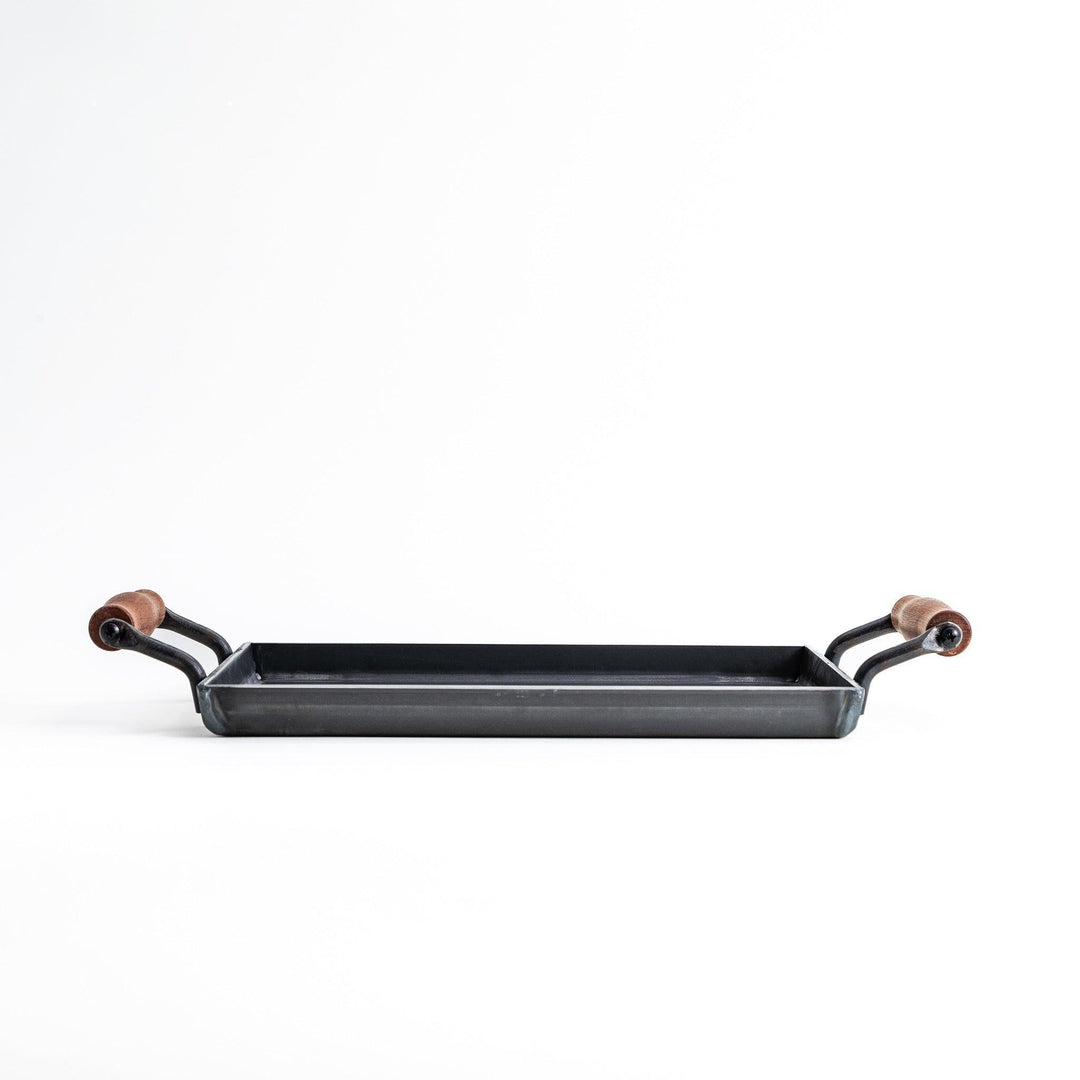 Rectangular teppanyaki grill pan with wooden handles on both sides with stainless steel lids