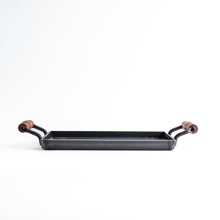 Rectangular teppanyaki grill pan with wooden handles on both sides with stainless steel lids