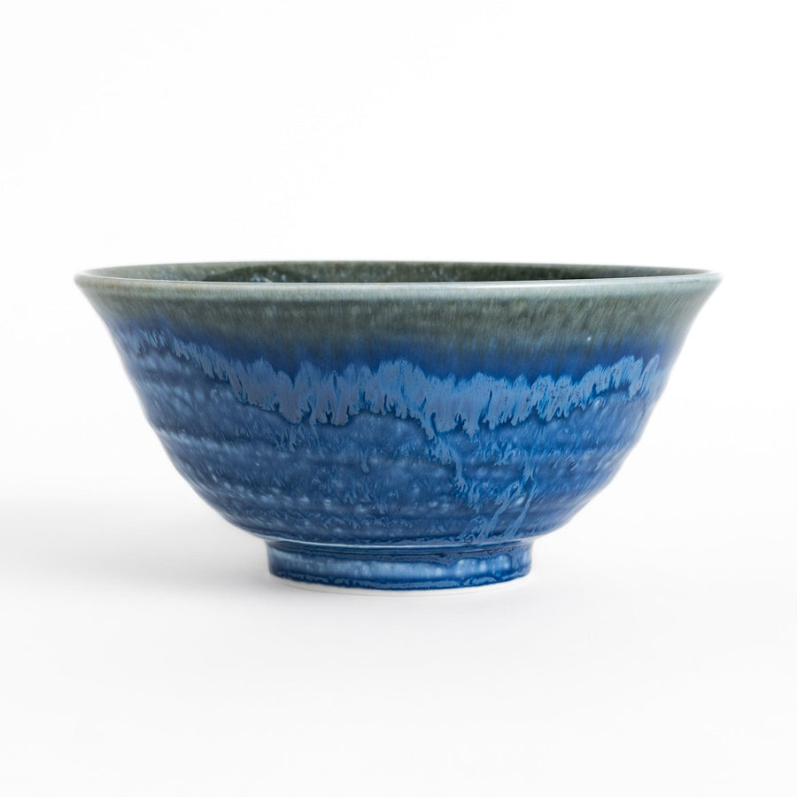 Ramen bowl with a stunning gradient of green and blue glazes, featuring a beautiful splash effect that adds a unique touch to your dining experience.
