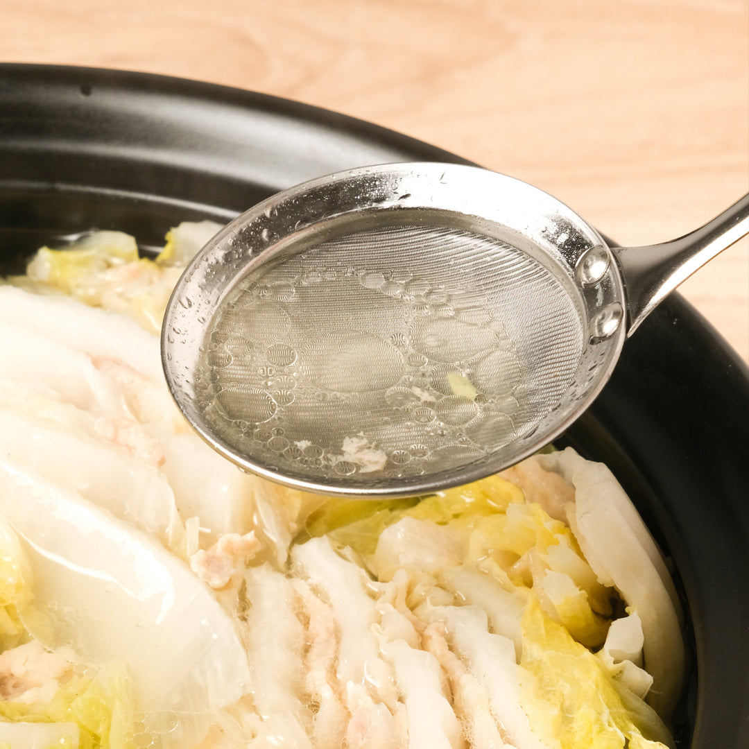 Skimming broth with the Premium Stainless Steel Kitchen Skimmer, perfect for removing foam and fat for a clear, refined finish








ChatGPT に質問する
