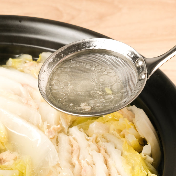 Skimming broth with the Premium Stainless Steel Kitchen Skimmer, perfect for removing foam and fat for a clear, refined finish








ChatGPT に質問する
