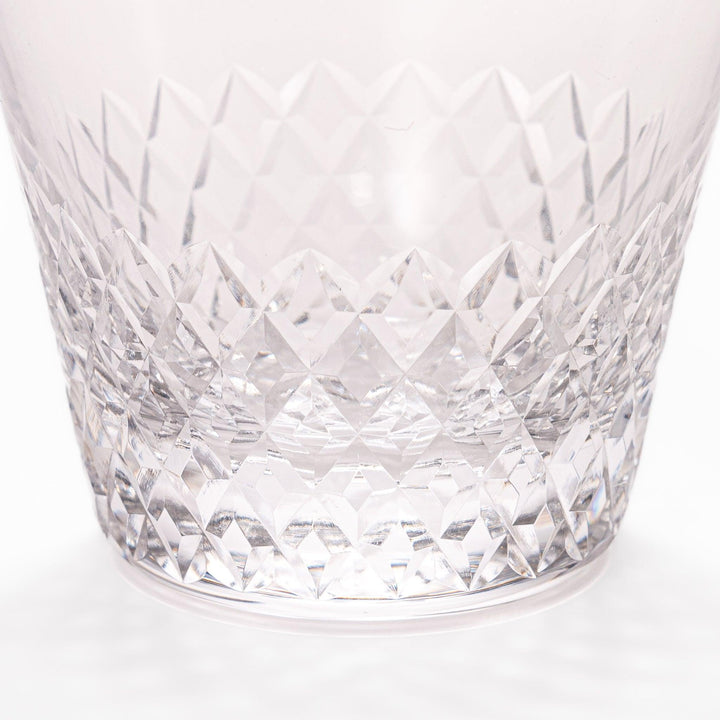 Clear nostalgia rocks glass with diamond-cut texture on the lower half, perfect for serving whisky, cocktails, or everyday beverages.