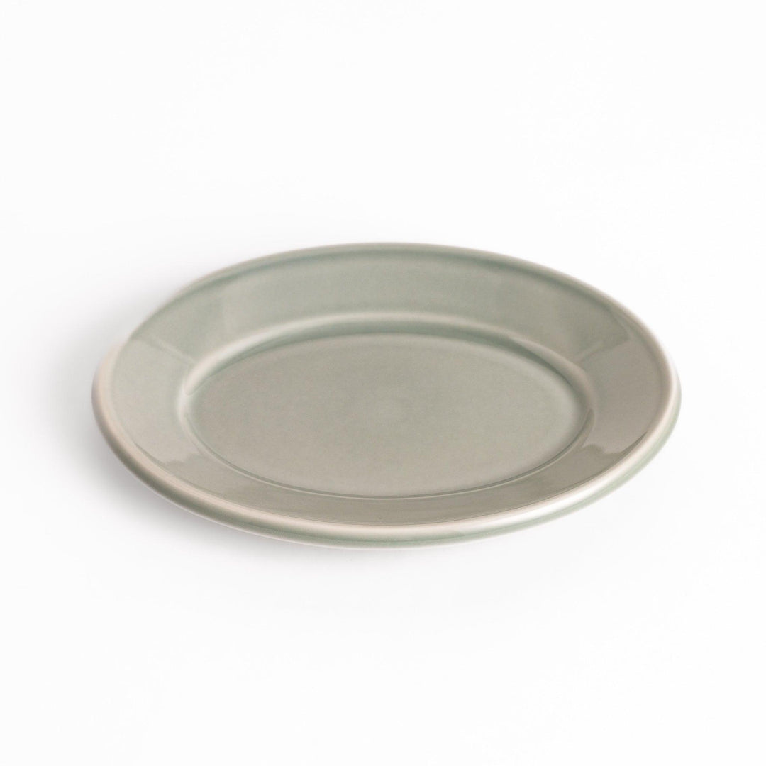 Durable and elegant gray ceramic dessert plate, adding a pop of sunshine to your table setting.
