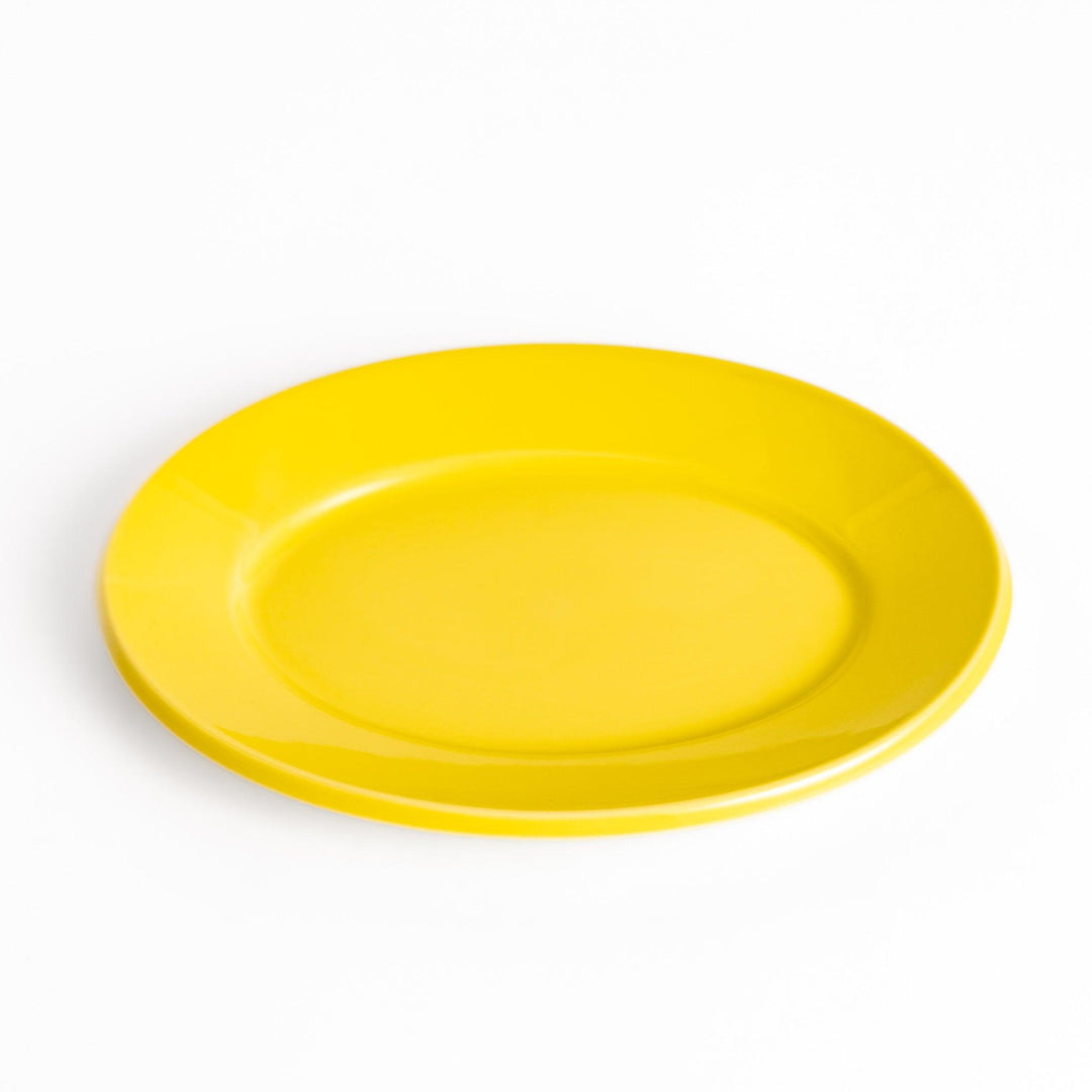 Durable and elegant yellow ceramic salad plate, adding a pop of color to your table setting.