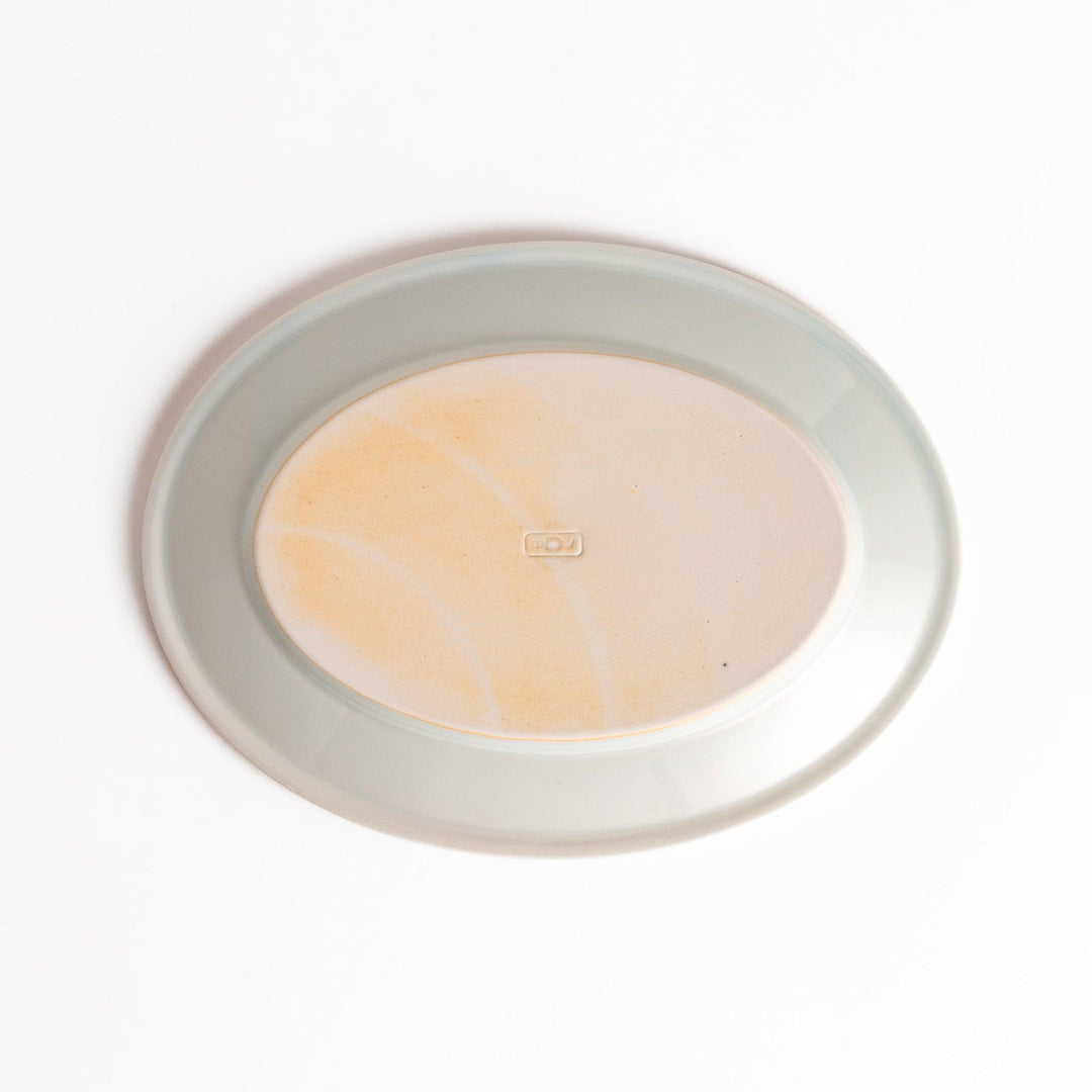 Durable and elegant white ceramic salad plate, adding a pop of color to your table setting.