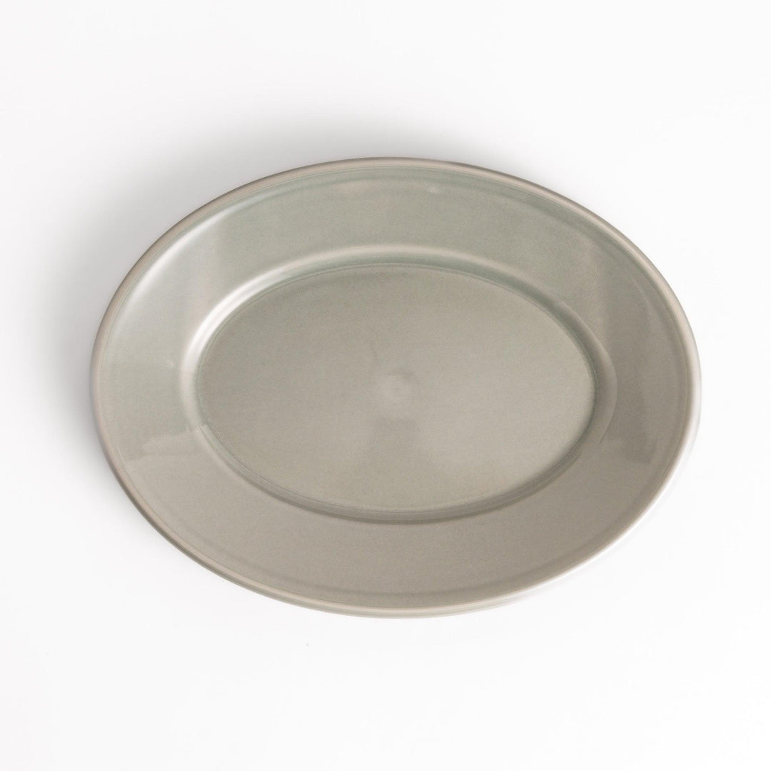 Durable and elegant gray ceramic salad plate, adding a pop of color to your table setting.