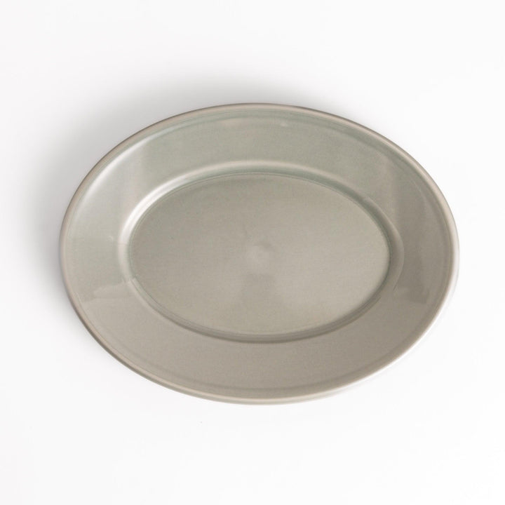 Durable and elegant gray ceramic salad plate, adding a pop of color to your table setting.