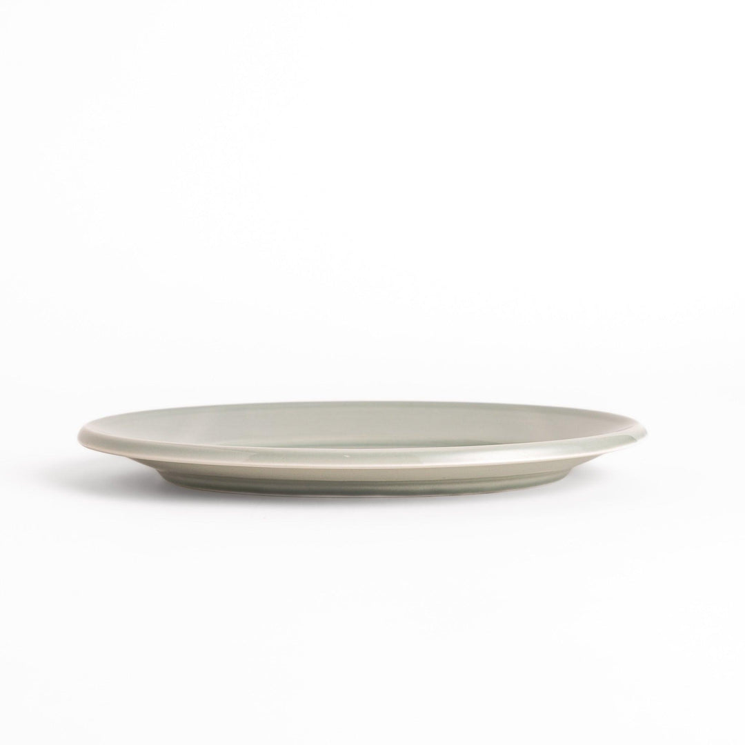 Durable and elegant gray ceramic salad plate, adding a pop of color to your table setting.