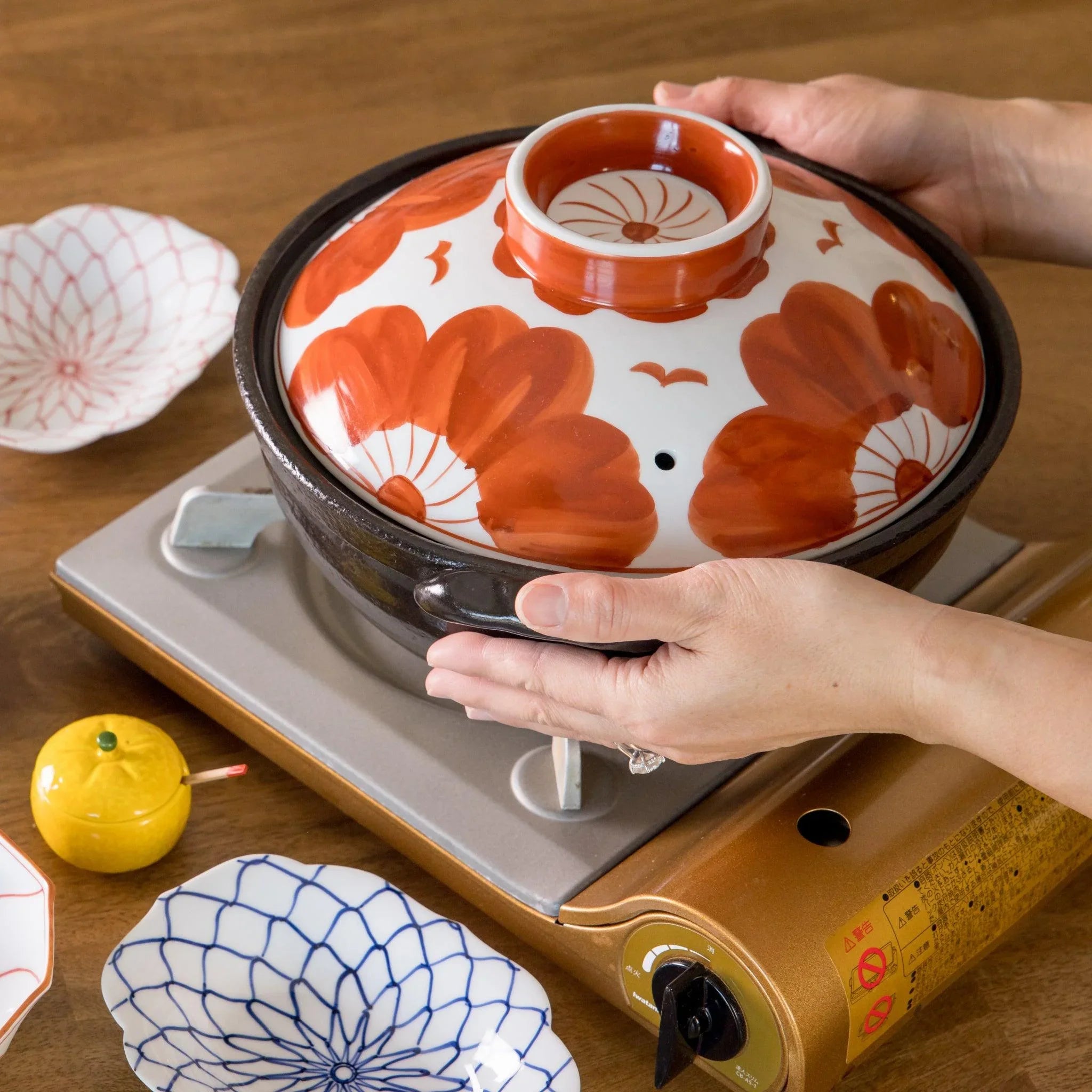 Red Floral 8-inch Donabe (For 2-3) – JOC Goods